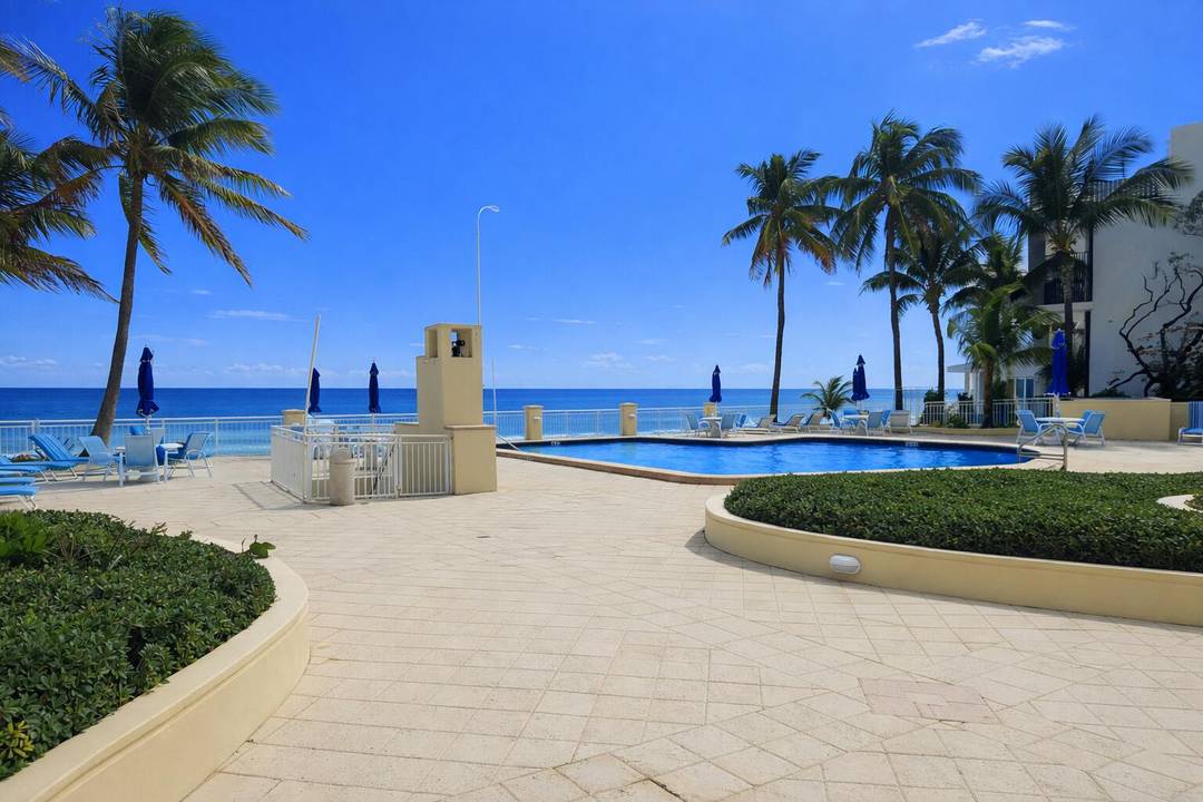 Wake up to ocean breezes at La Bonne Vie in Palm Beach.