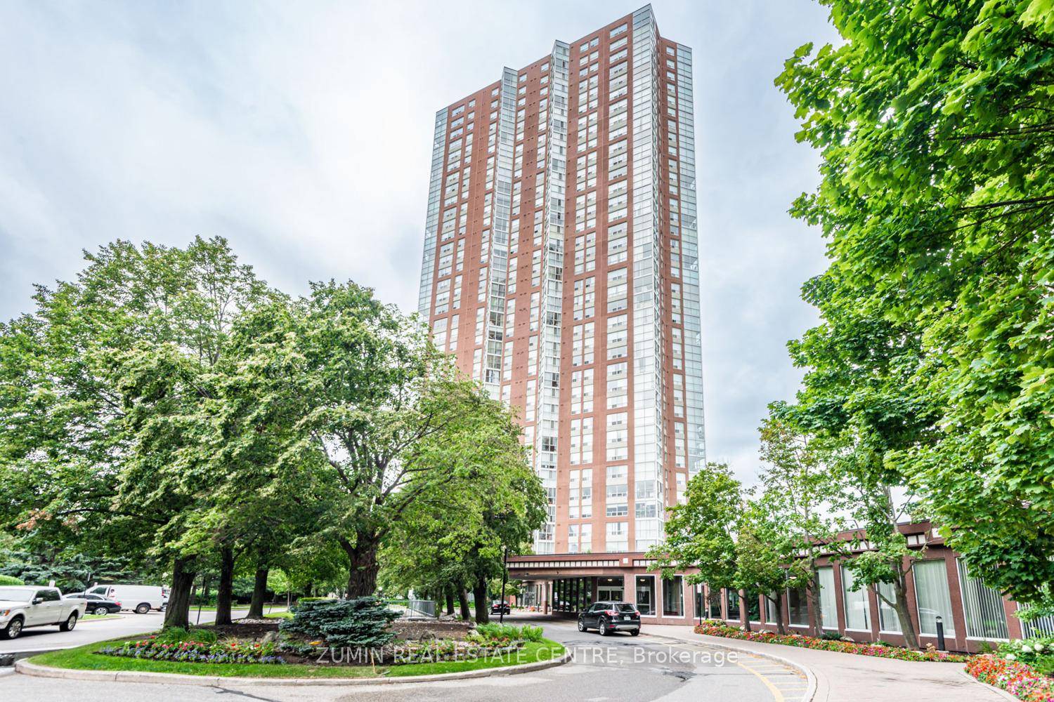 Welcome to 7 Concorde Place unit 3312.