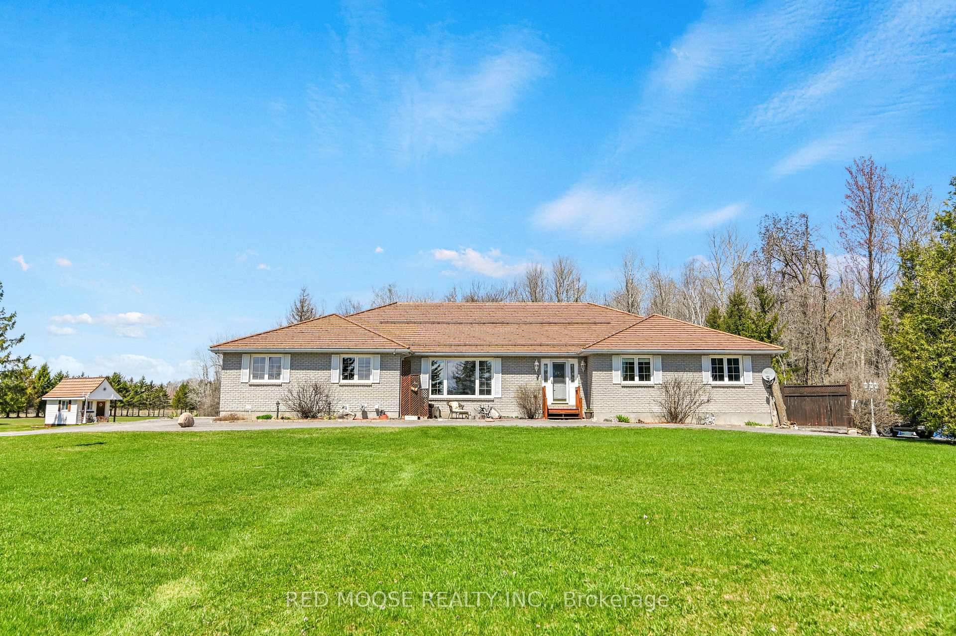 THIS. PROPERTY. HAS. EVERYTHING !