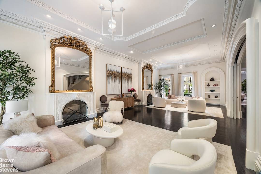 28 FOOT WIDE TOWNHOME ON GOLD COAST OF GREENWICH VILLAGE WITH LUSH GARDENS AND ELEVATOR Perfectly positioned on the highly coveted Gold Coast of Greenwich Village, 47 West 9th Street ...