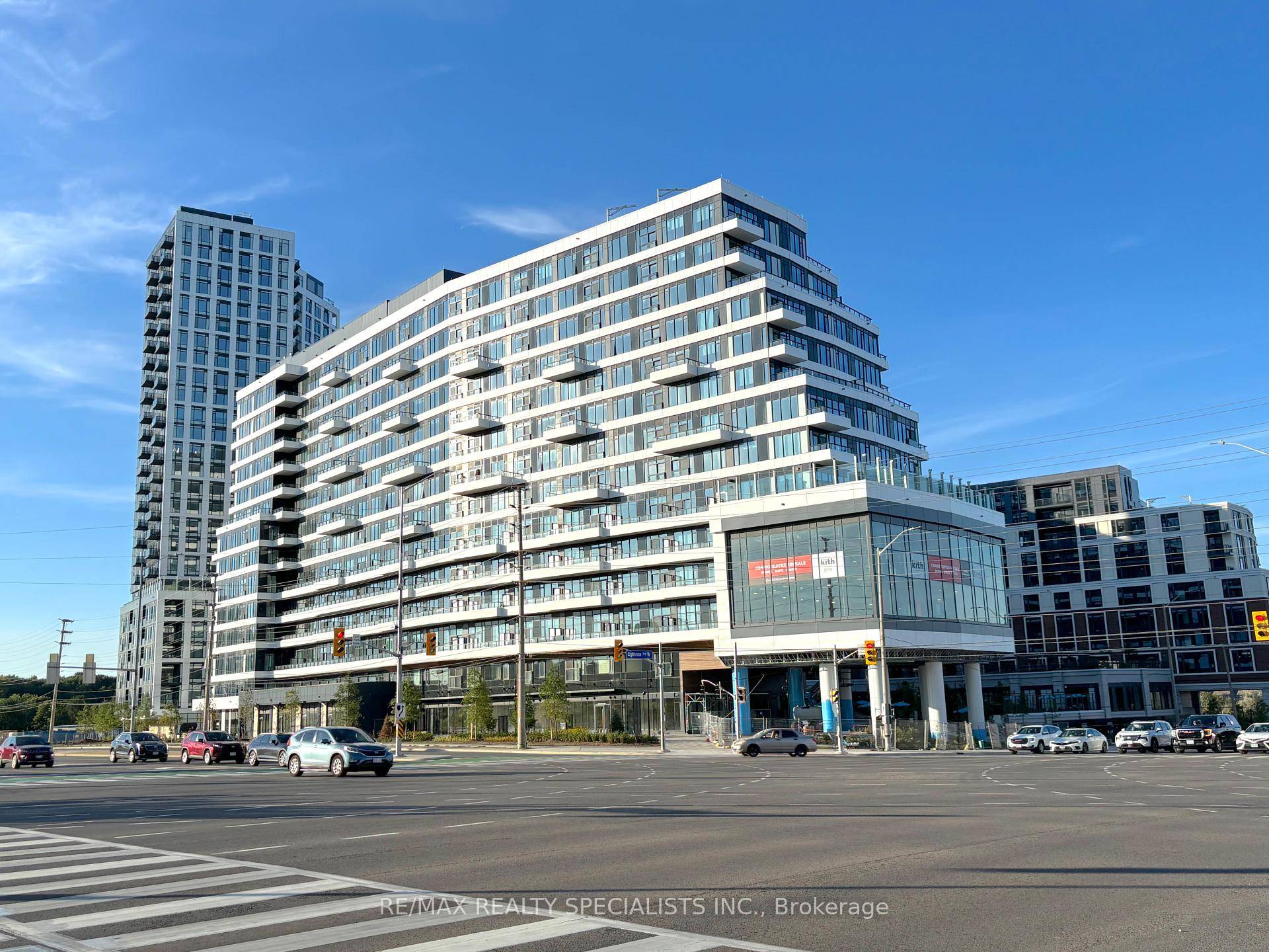 Welcome to this beautifully designed 2 bedroom, 2 bathroom condo in the heart of Erin Mills.