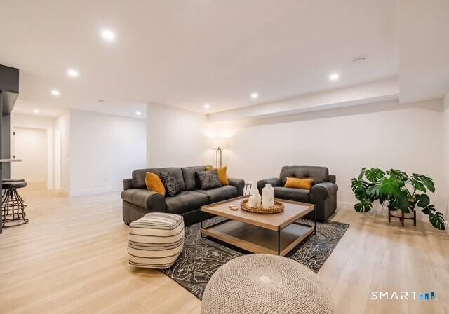 TO BE BUILT Introducing Oakland Glen, a new condominium community offering a selection of well designed homes in Manchester.