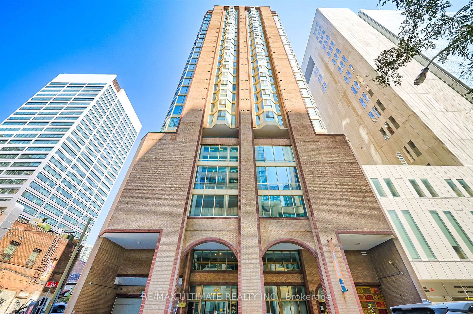 Welcome to this spacious 3 bedroom den corner unit in the heart of Downtown Toronto.