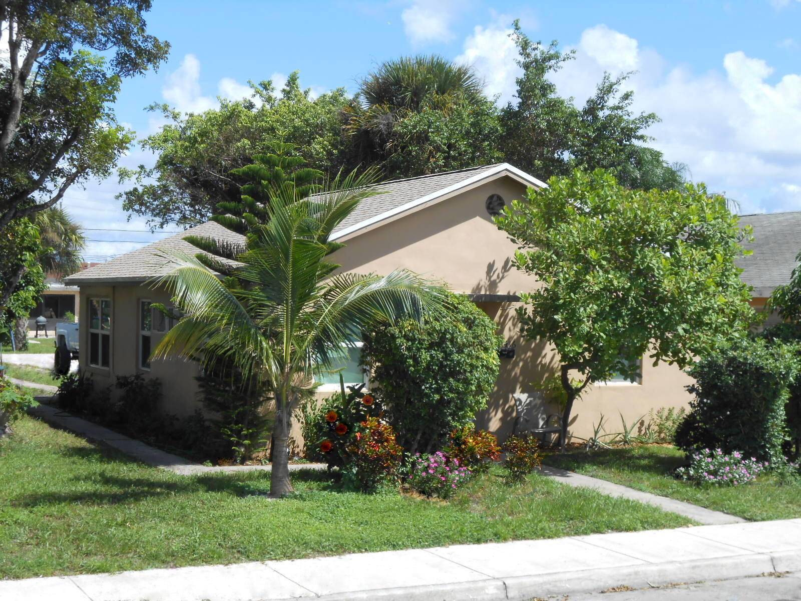 LOWEST PRICED CONCRETE BLOCK HOUSE FOR SALE IN THE ENTIRE CITY OF LAKE WORTH BEACH !