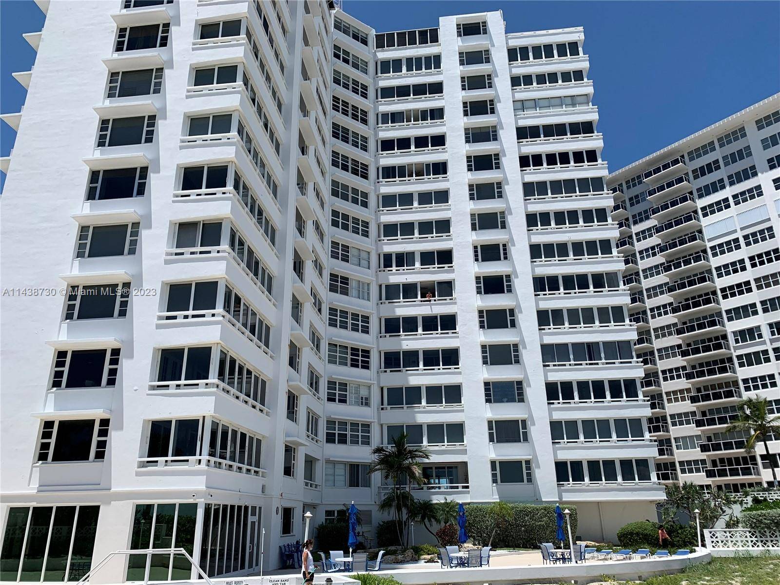 Stunning ocean view with direct acces to the beach, unit is on the 10th floor.