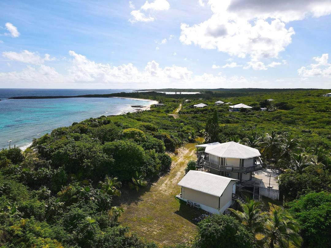 OCEANVIEW HOME W/GARAGE Single Family Home Long-Island-Bahamas