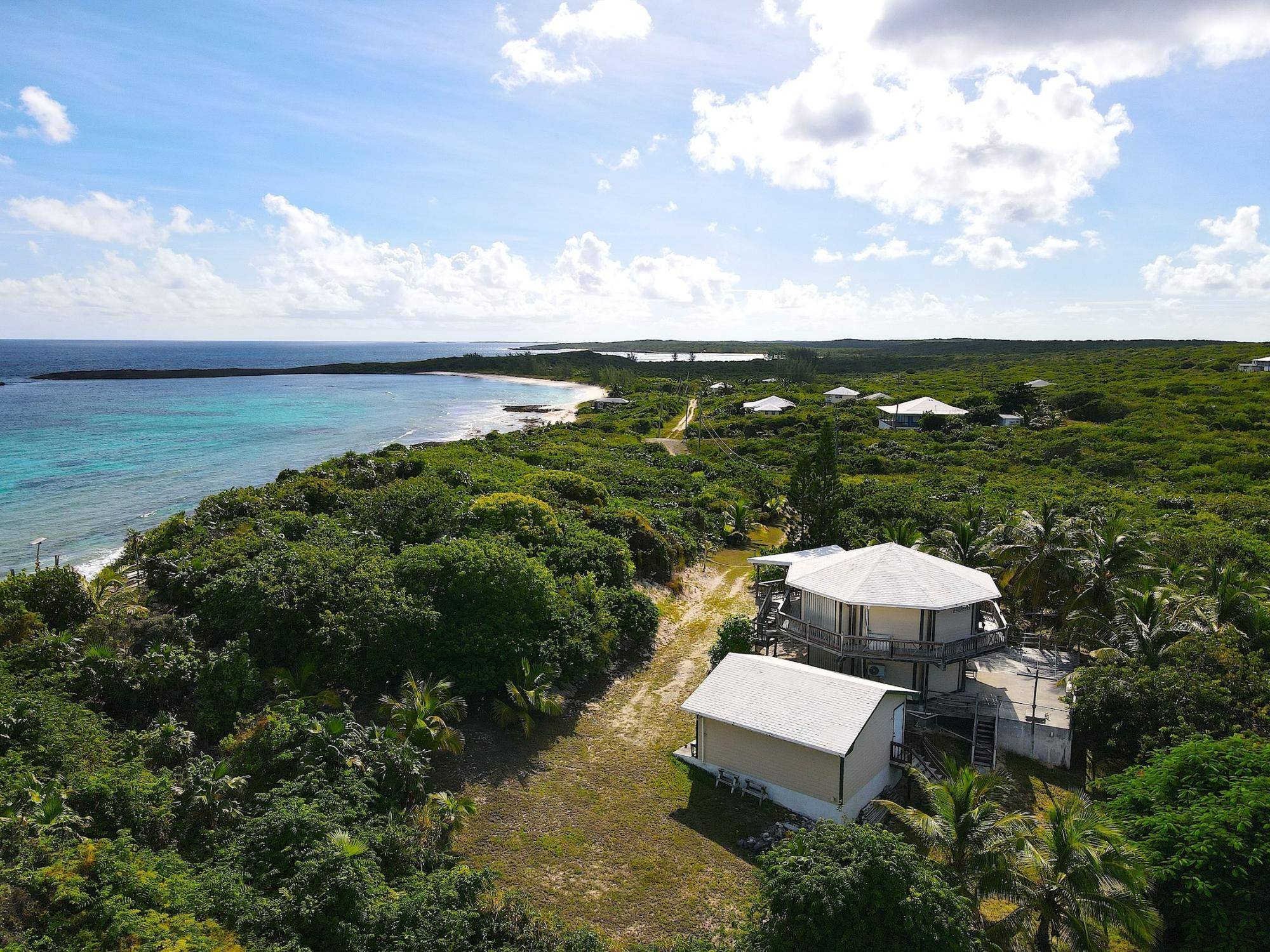 OCEANVIEW HOME W/GARAGE Single Family Home Long-Island-Bahamas