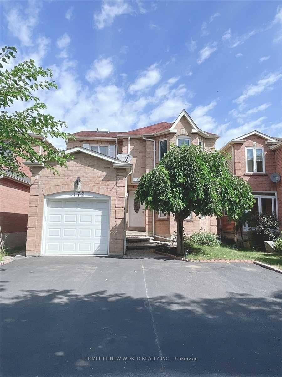 Excellent Family Home In Prestigious Thornhill Neighborhood.