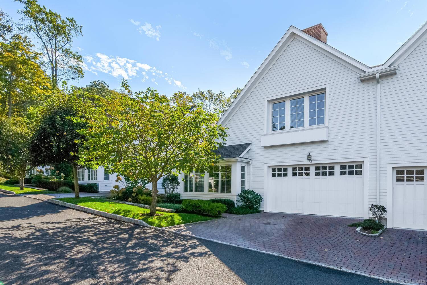 Experience the perfect blend of luxury and convenience in this beautifully appointed townhouse offering resort like amenities and effortless, low maintenance living.