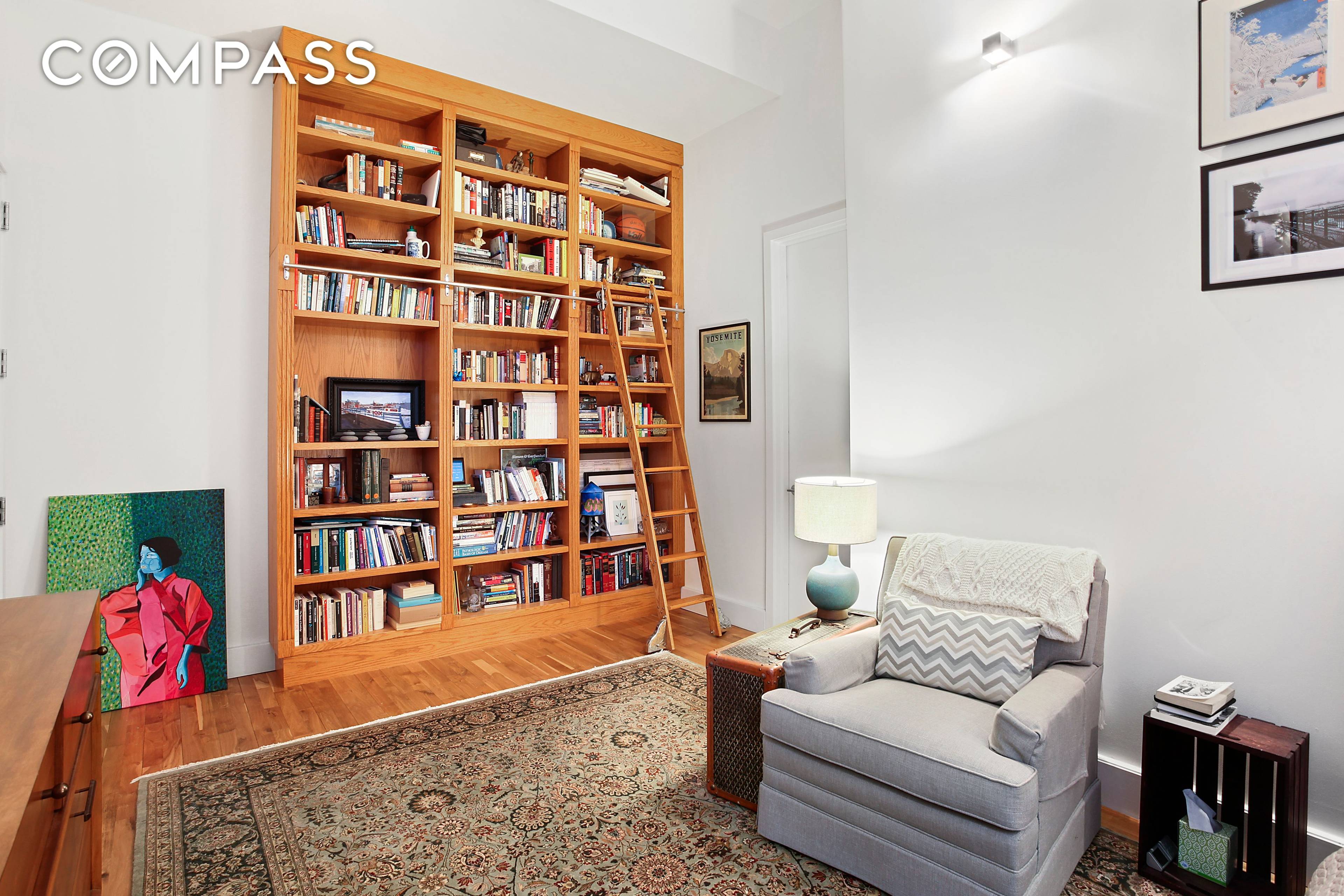 Stunning enormous 1, 309 s f, designer condo Loft apt OBBP.