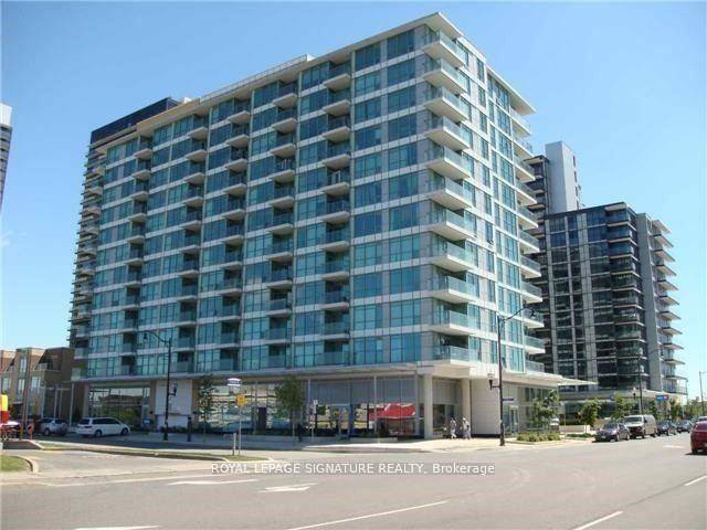 Bright and spacious 1 bed, 1 bath condo with parking, fully furnished and located in sought after Concord Park Place.