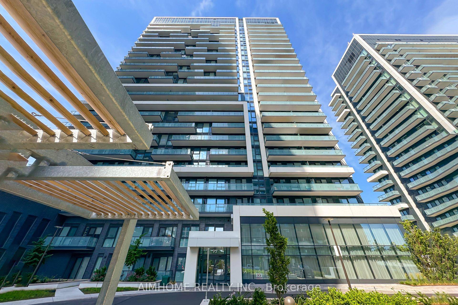 Master planned community at Yonge Hwy 7.