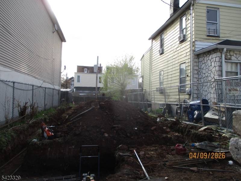 Brand new 2 family home under construction.