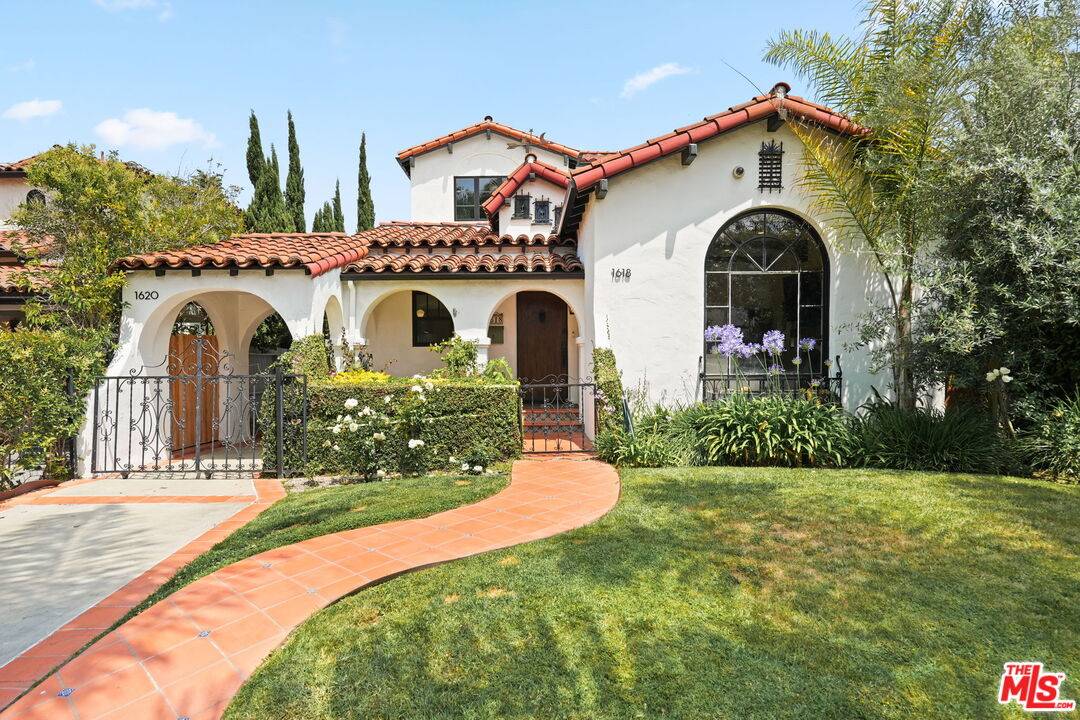 1618  S Durango Ave 5BR Beverlywood La