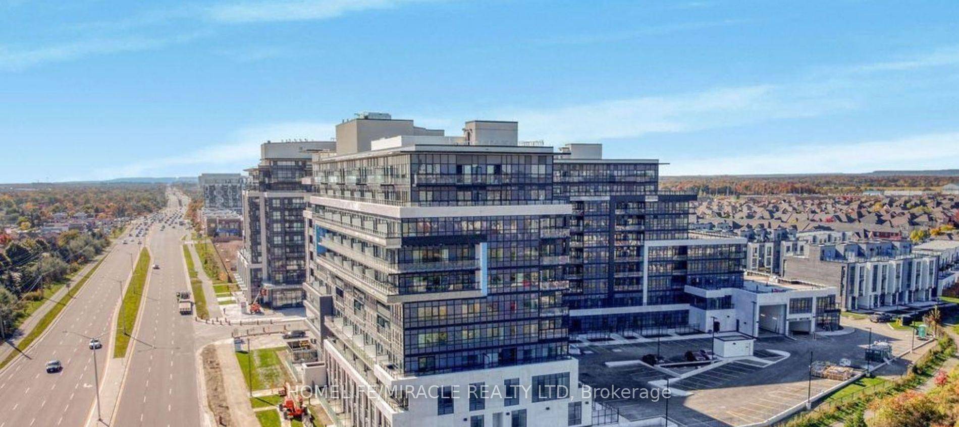 Modern Condo Apartment With Abundant Natural Light.