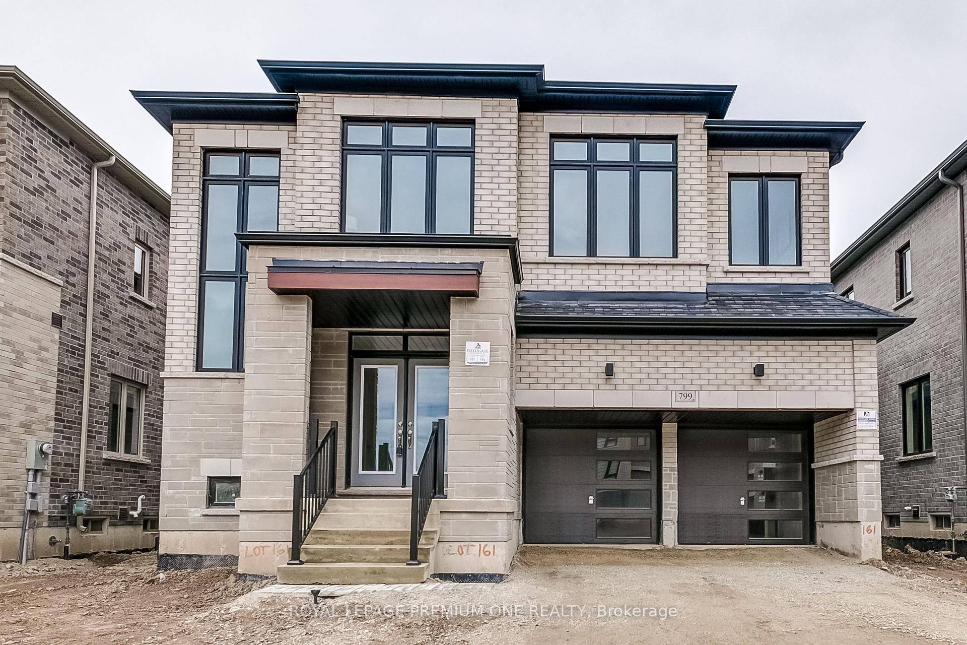 Ravine lot with breathtaking views !