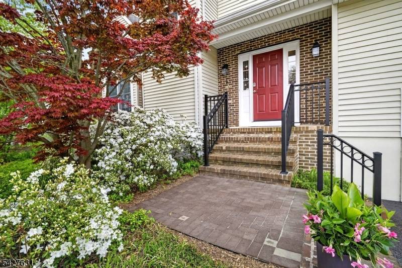Perfectly set on one of the largest lots in the community, this immaculate beautifully updated home truly stands out !