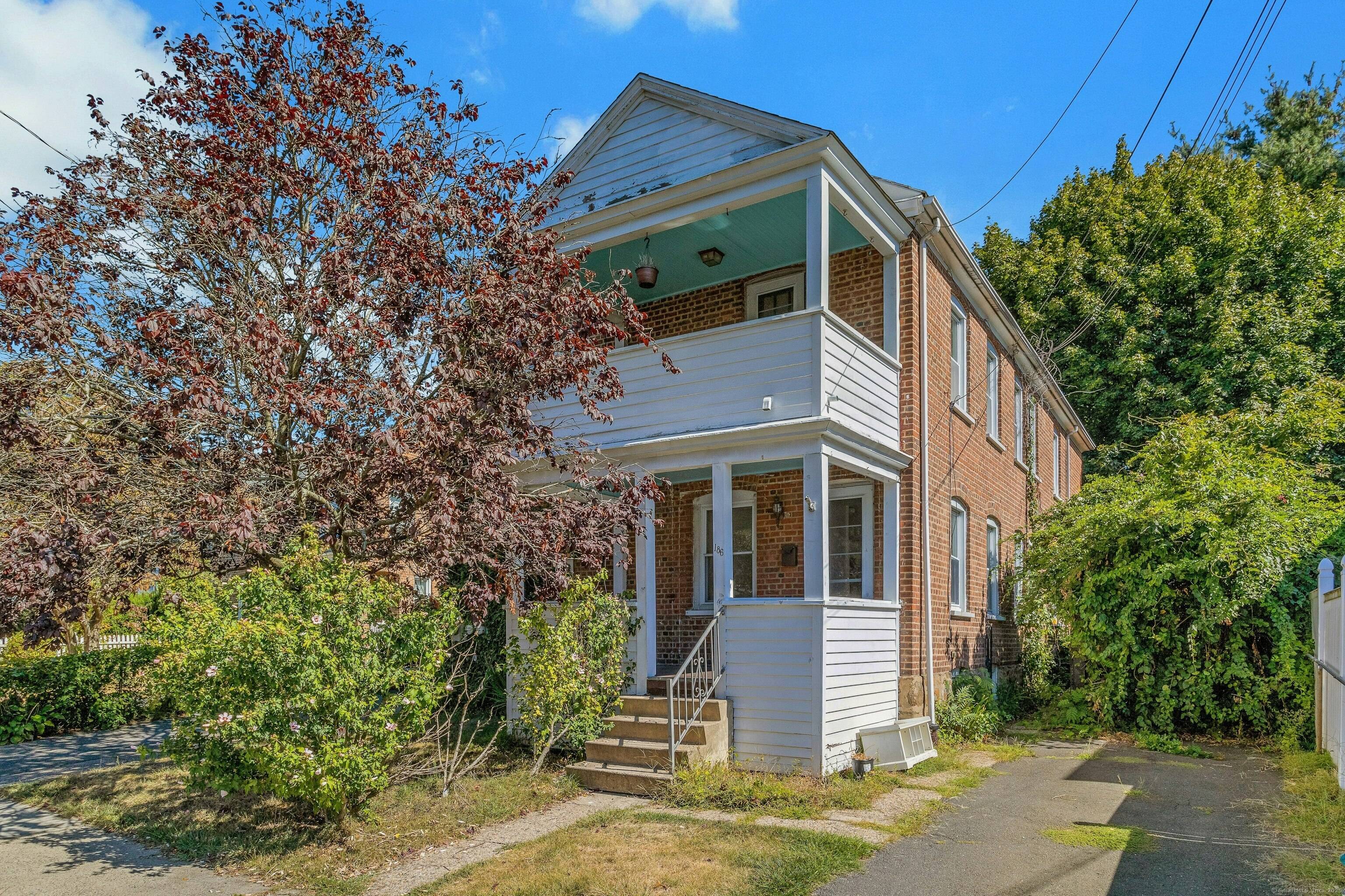 RARE 3 FAMILY ! Calling all Investors and Creative Visionaries !