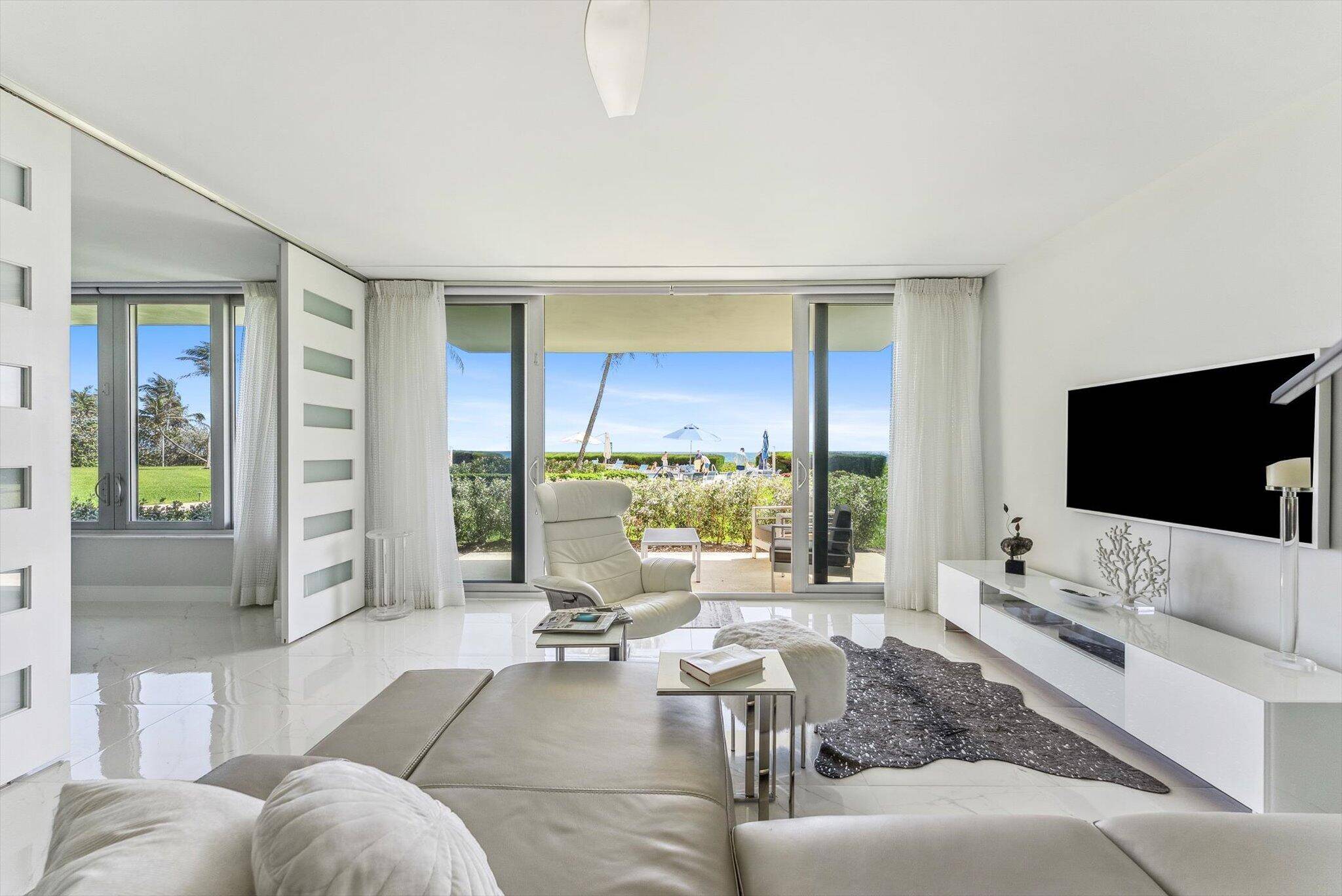 Oceanfront Bliss Luxurious Condo.