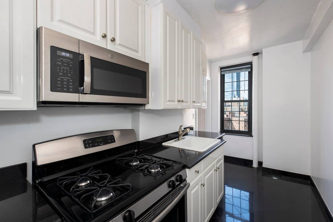 Welcome to London Terrace Gardens a a historic address in the heart of West Chelsea New York City.