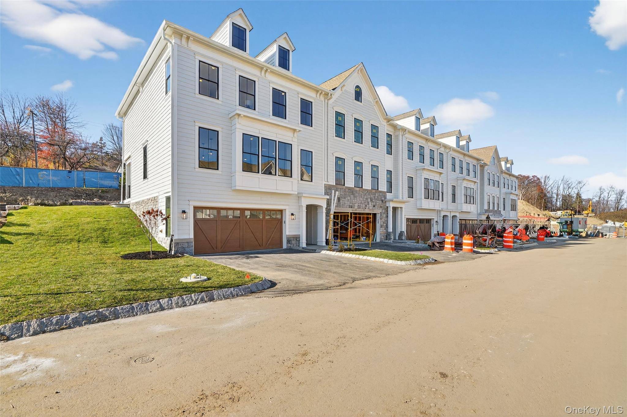 Discover the Neighborhood of Your Dreams at Underhill Farms.