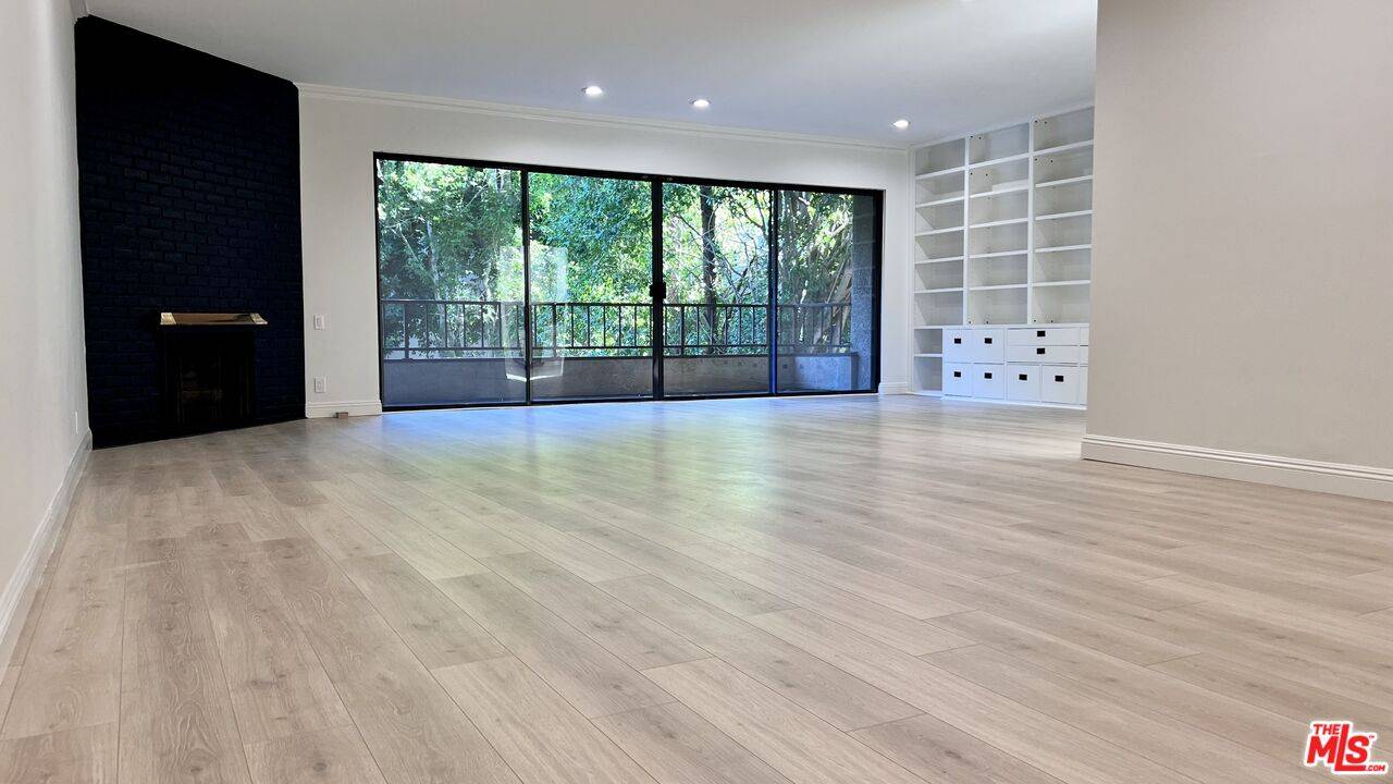1124 N Kings Rd 2BR Sunset Strip La