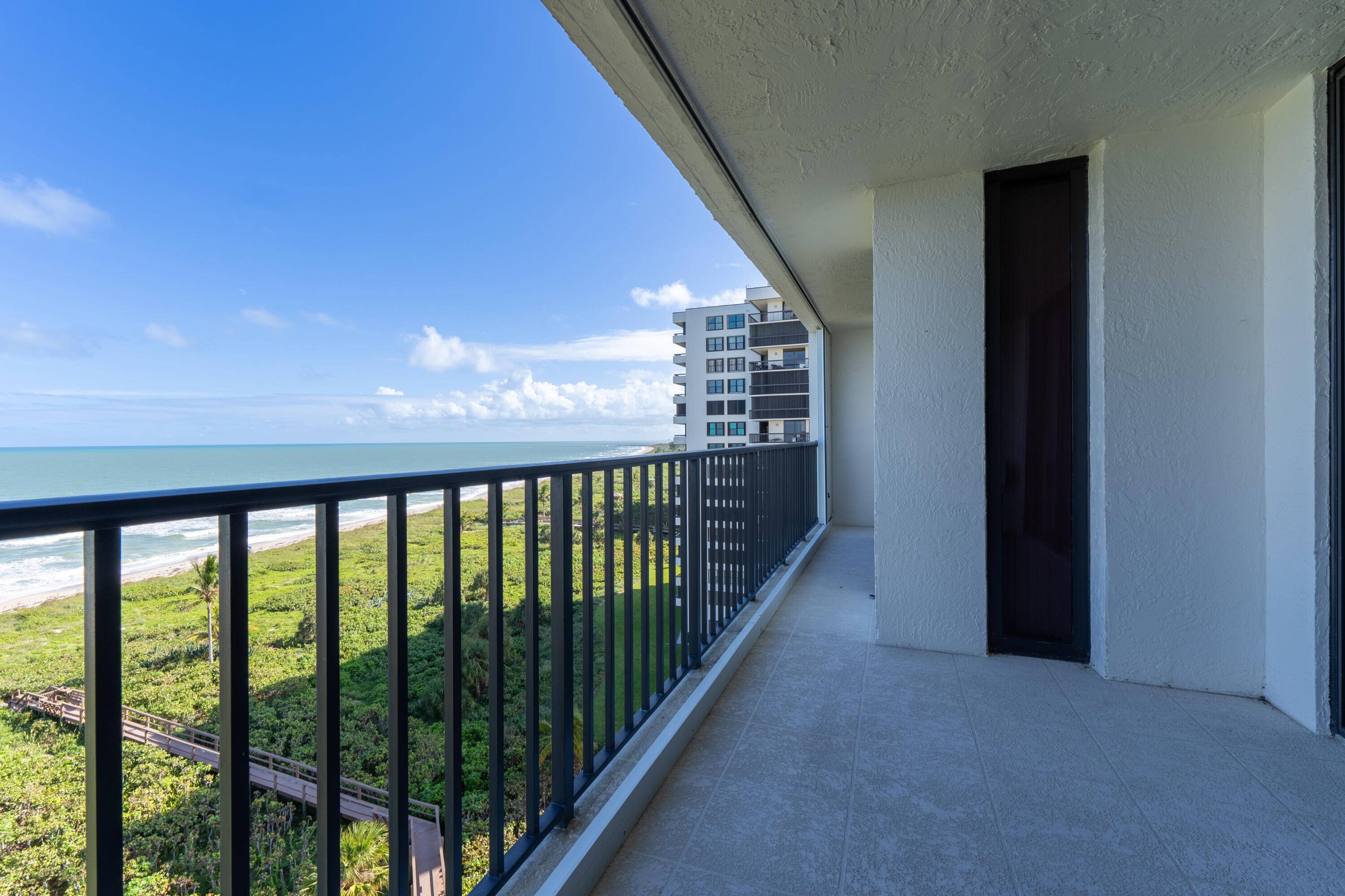 Here is a show stopper. This unit offers superb ''Ocean front living''.