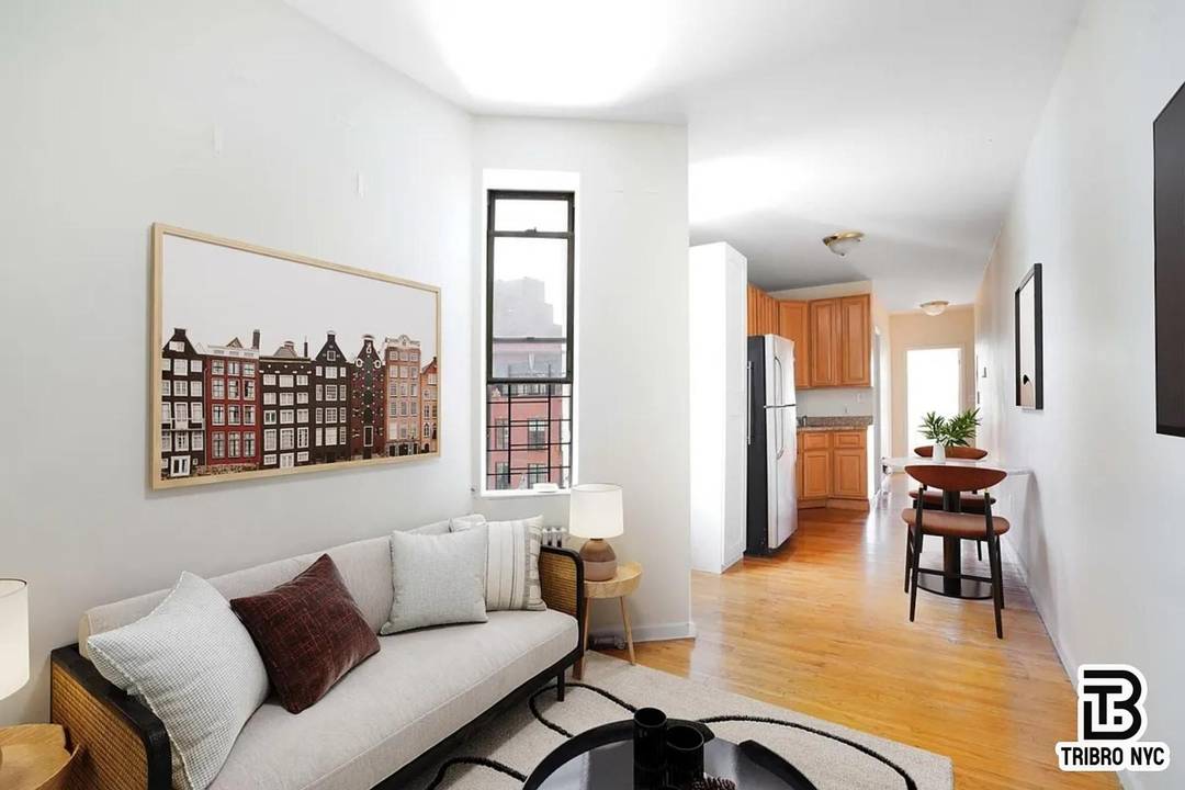 Charming 2BR in Cobble Hill Steps from Pier 6 amp ; the NYC Ferry !