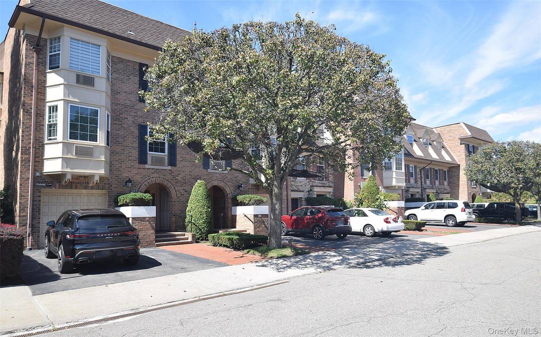 BAYBRIDGE LUXURY CONDO amp ; GATED COMMUNITY WITH RESORT STYLE LIVING, SIMPLEX, TOP FLOOR UNIT, MINT CONDITION, TOTALLY UPDATED 2 BEDROOMS, 2 BATHS, WITH GARAGE, WOOD FLOORS, BAY WINDOWS, IN ...