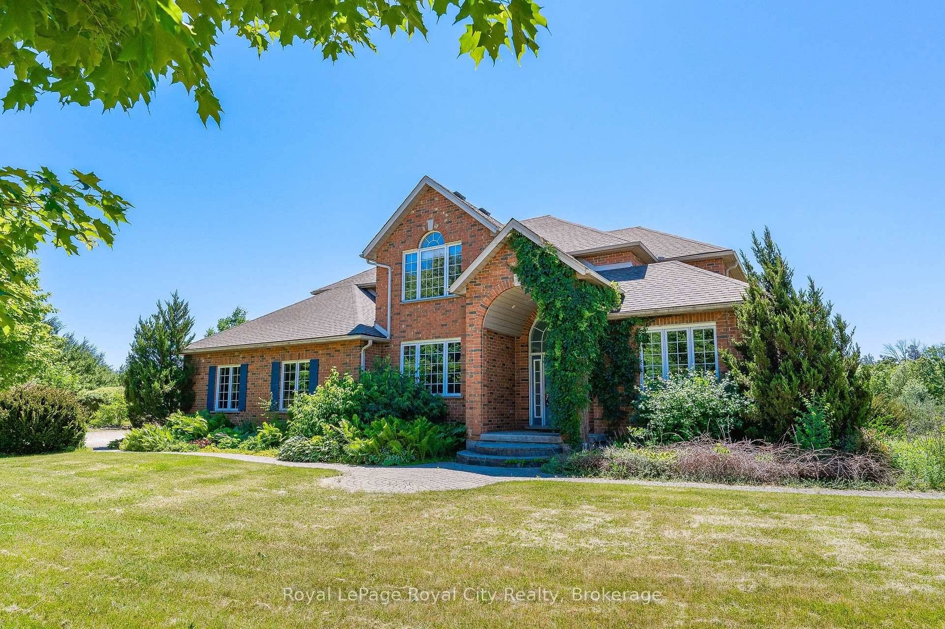 This stunning property at 287 Clair Road East offers an exceptional living opportunity for University of Guelph students.