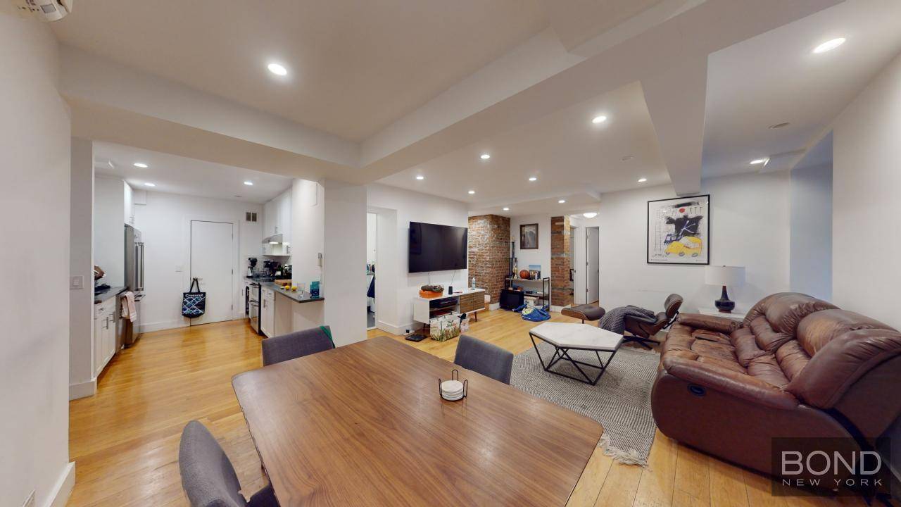 Massive 3 bedroom 2 bathroom with a garden in a prime West Village !