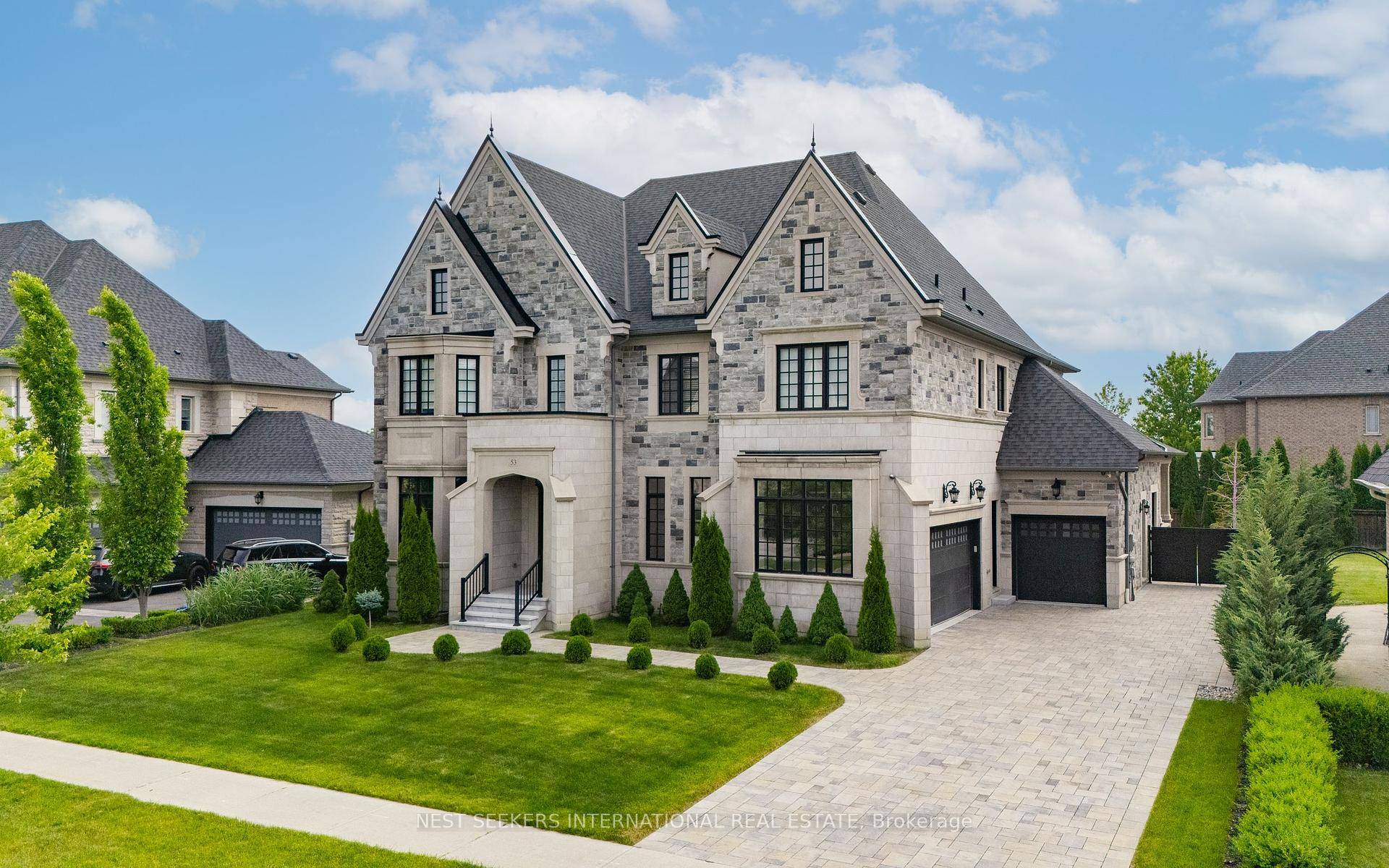 A magnificent amp ; rare landmark property located in Nobleton's most prestigious amp ; sought after area, surrounded by elite estates.