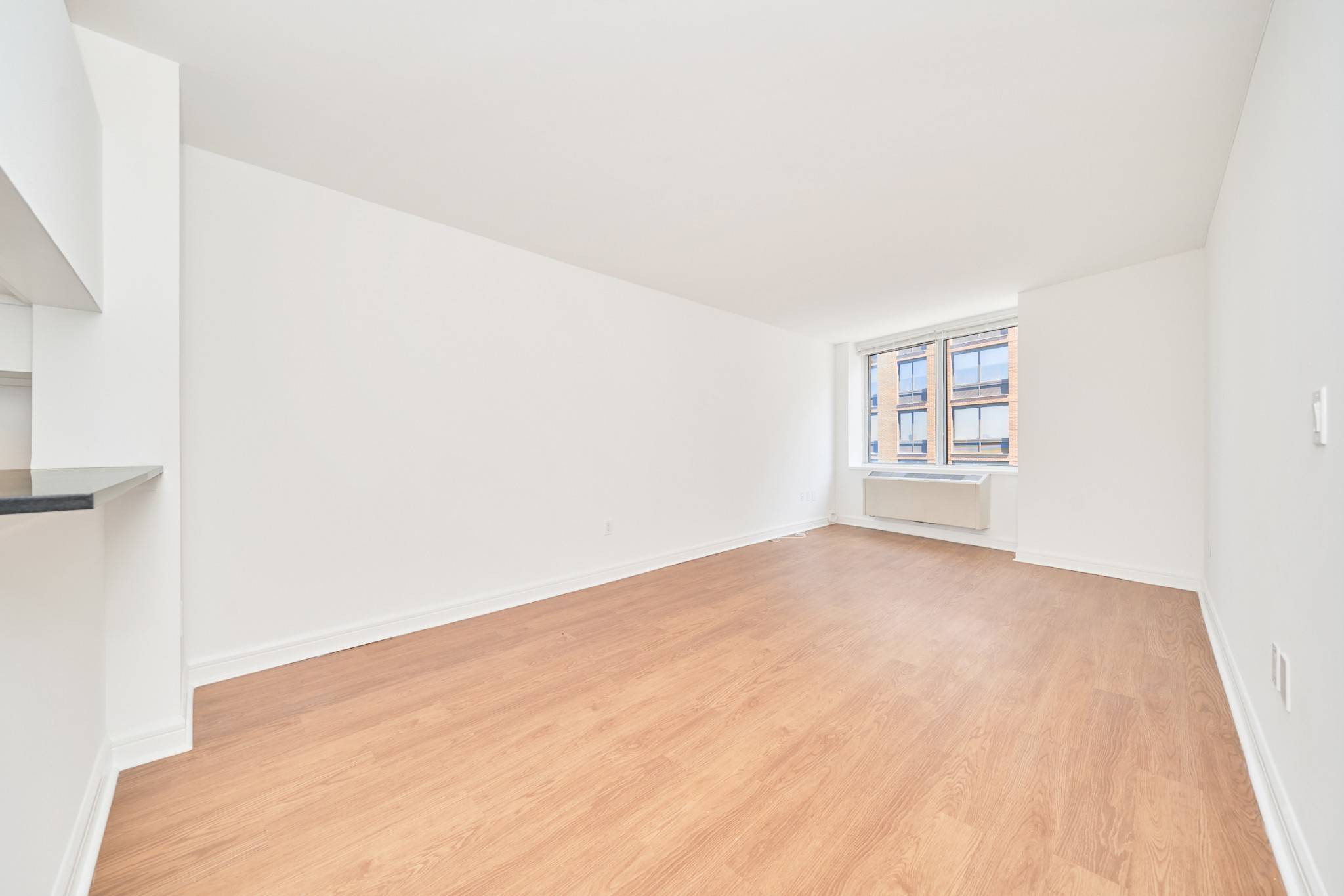 Large Beautiful 1 Bedroom located in the heart of Lincoln Square in the iconic building at 160 Riverside Blvd.
