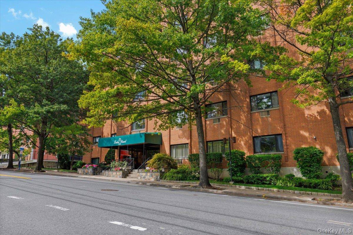 Welcome to sophisticated urban living at 21 Lake Street, situated in the vibrant heart of downtown White Plains.