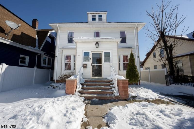 Welcome to this spacious and beautifully maintained Colonial featuring 4 generously sized bedrooms and 3.