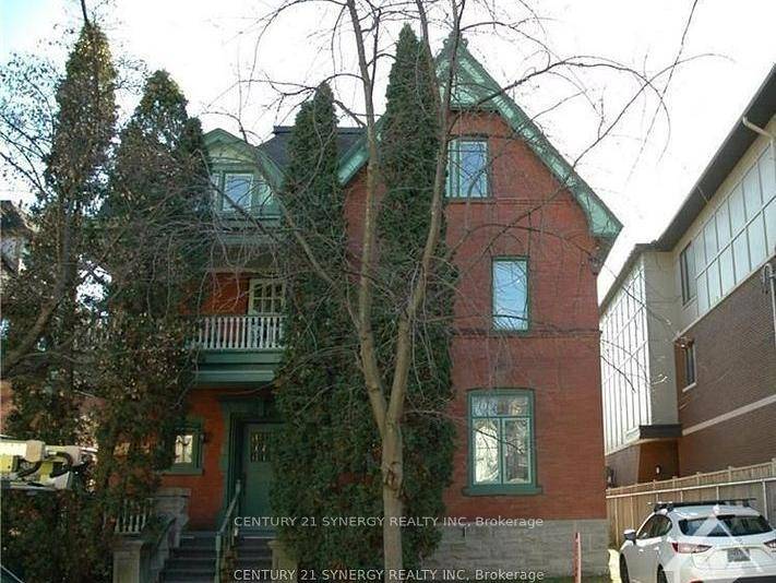 Welcome to 458 MacLaren Street, Unit 3 !