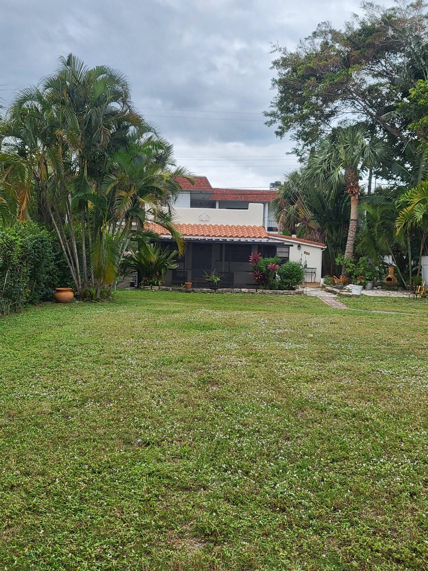 This property is a 50'x150' lot with an existing 1 bedroom 1 bath home with office, laundry room and screened porch that is perfect for a guest house or revenue ...