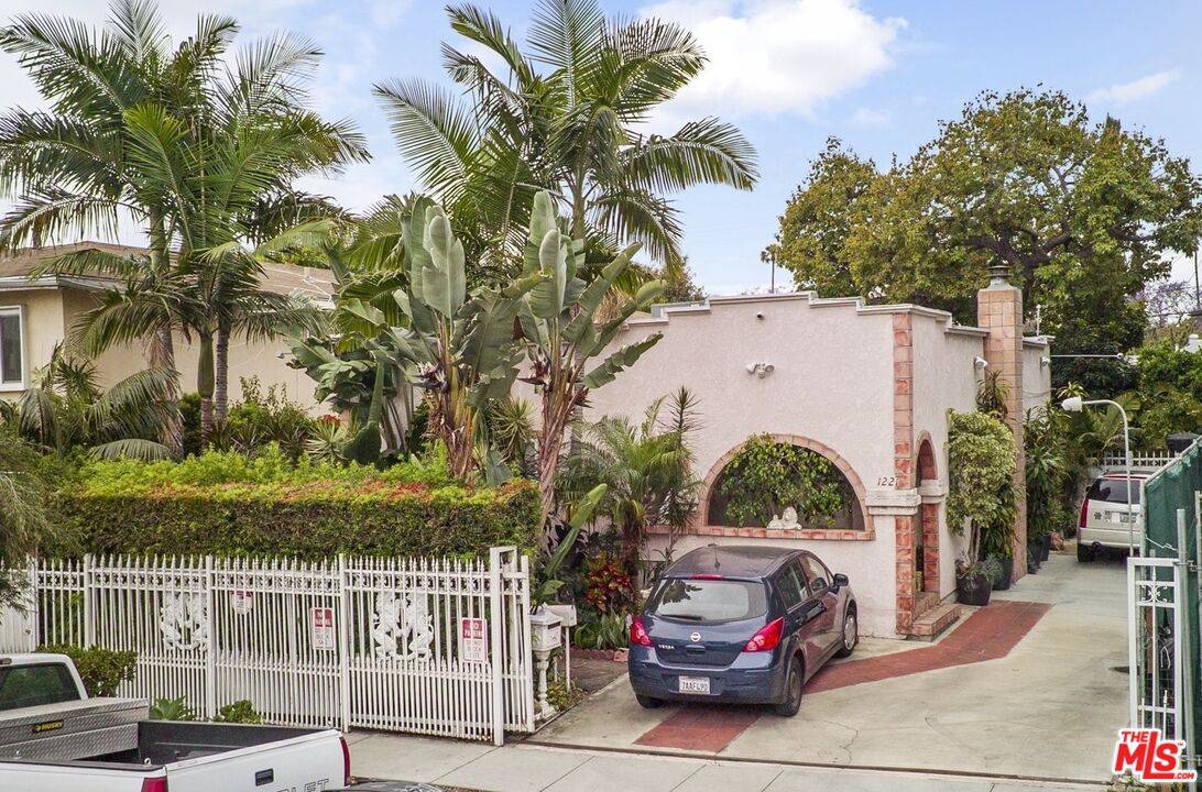 1221 N Formosa Ave 3.0 Hollywood Hills East LA