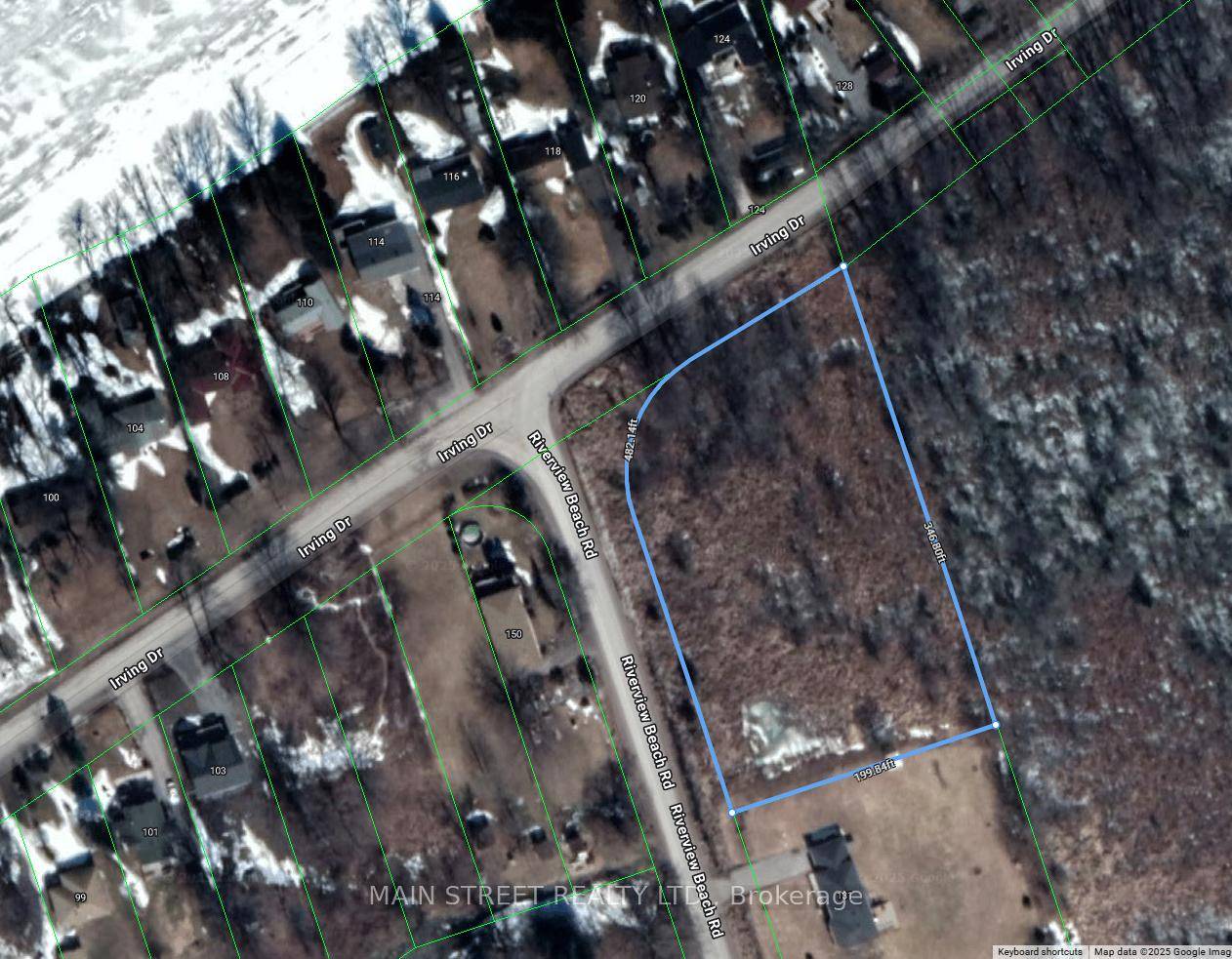 Opportunity to own a huge land, totaling 4 lots, steps away from Lake Simcoe access.