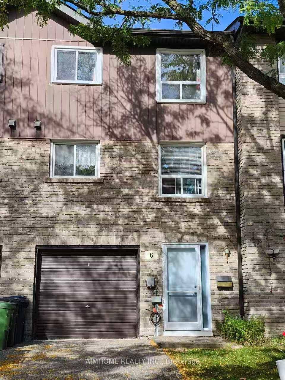 Well Maintained Town Home In The Sought After Area.