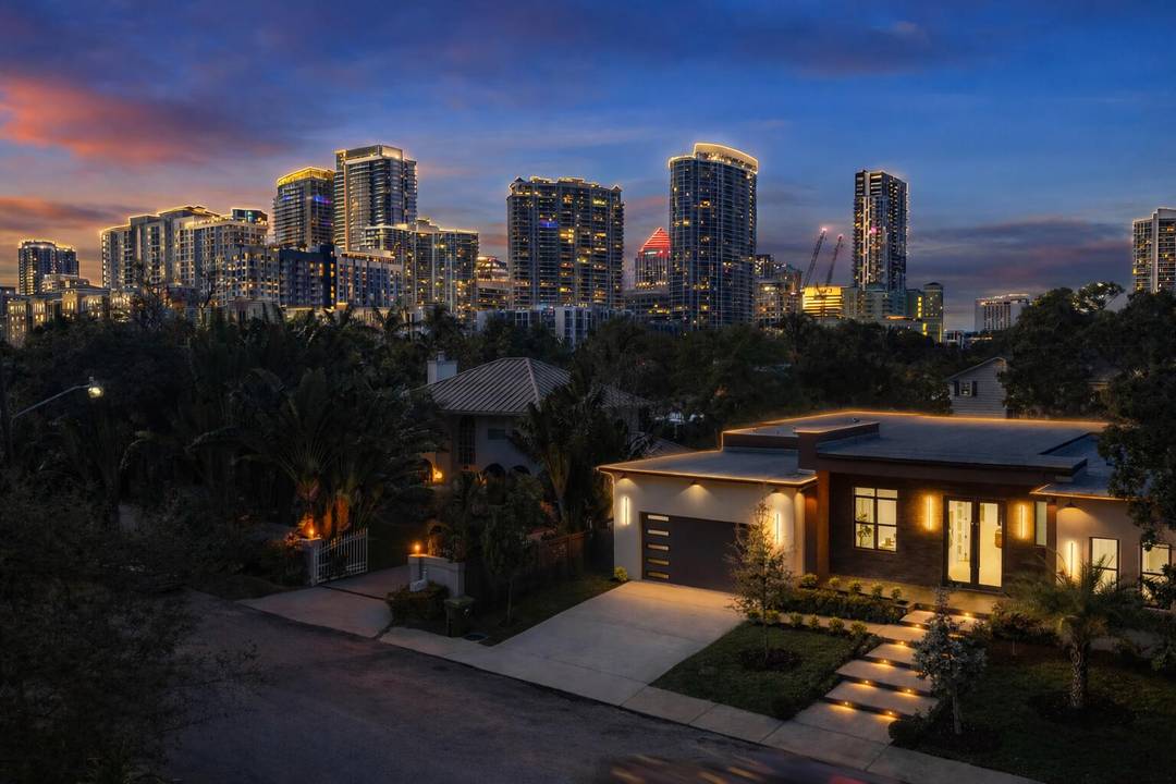 Brand New 2026 Construction in Rio Vista on 9, 400 SF lot.