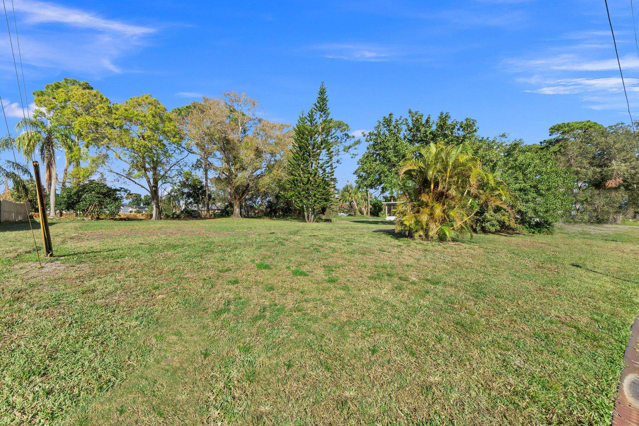 What a great lot ! This is a 10k SF lot that is completely cleared and ready for fill !