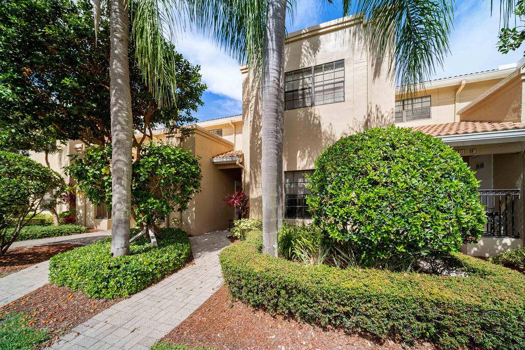 Beautifully renovated 1st floor 2 2 unit in desirable Boca Pointe Country Club.