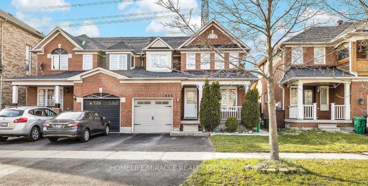 Beautiful 1 Bedroom Legal Basement apartment with legal Separate Entrance in Top School District of Mississauga !