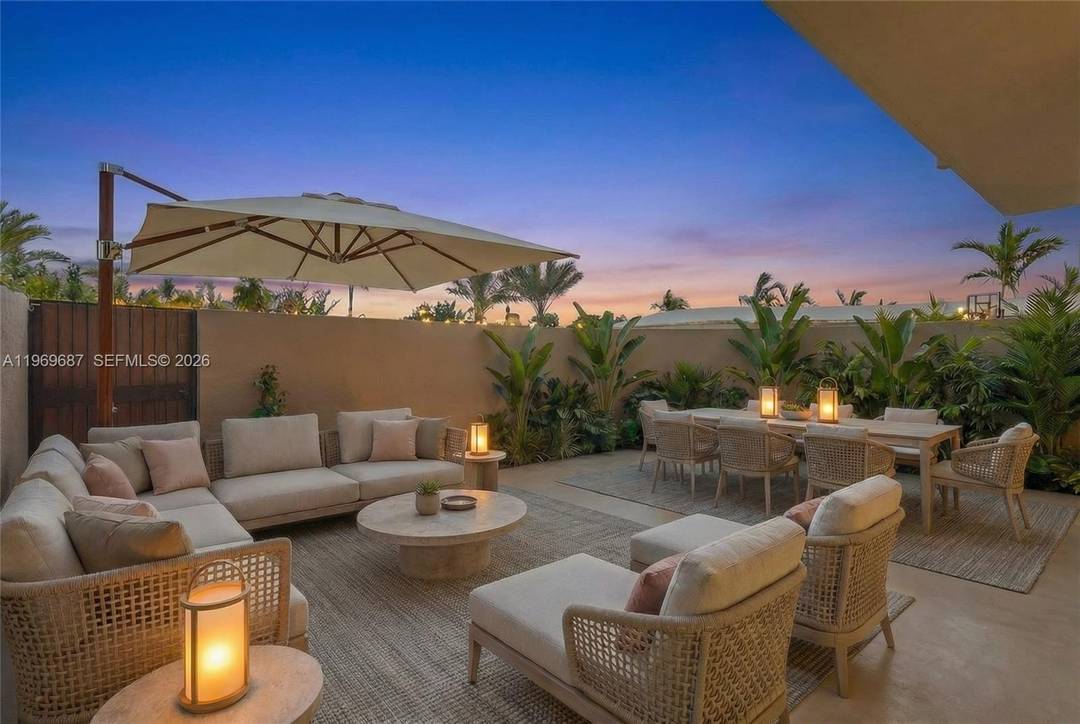 Welcome to this unique and rarely available 1 bedroom, 1.