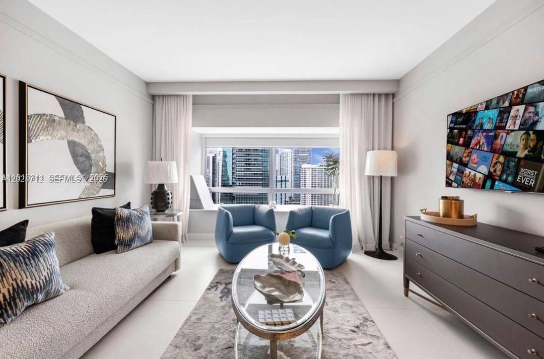Remodeled 1 Bedroom 1. 5 Bath Executive Residence with stunning city views at the prestigious Four Seasons.