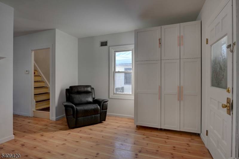 Current price reflects approximately 40, 000.