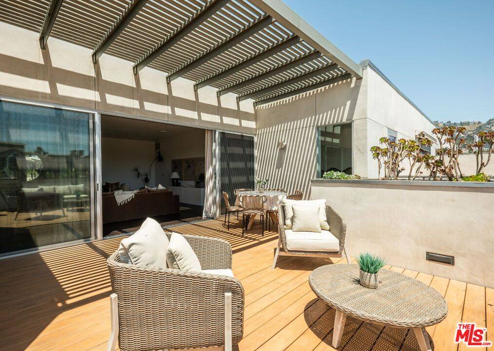 855 N Croft Ave 2BR Sunset Strip La