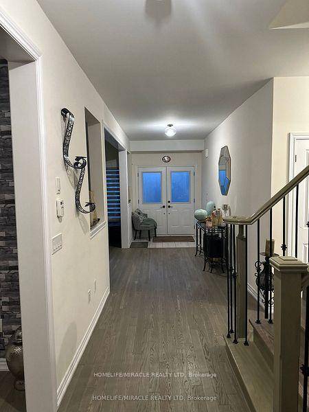 Beautiful 4 Bedrooms, 2 Living rooms in the heart of South Gate Dundalk 5 Years old, Double entry door.