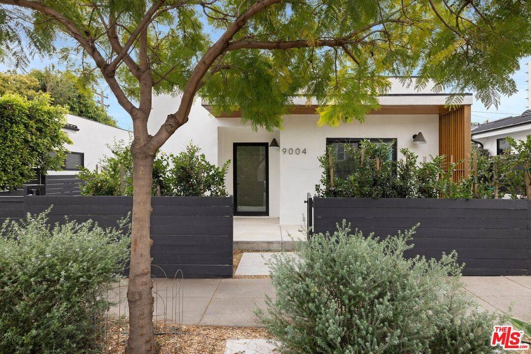 9004   Dicks St 3BR Sunset Strip La